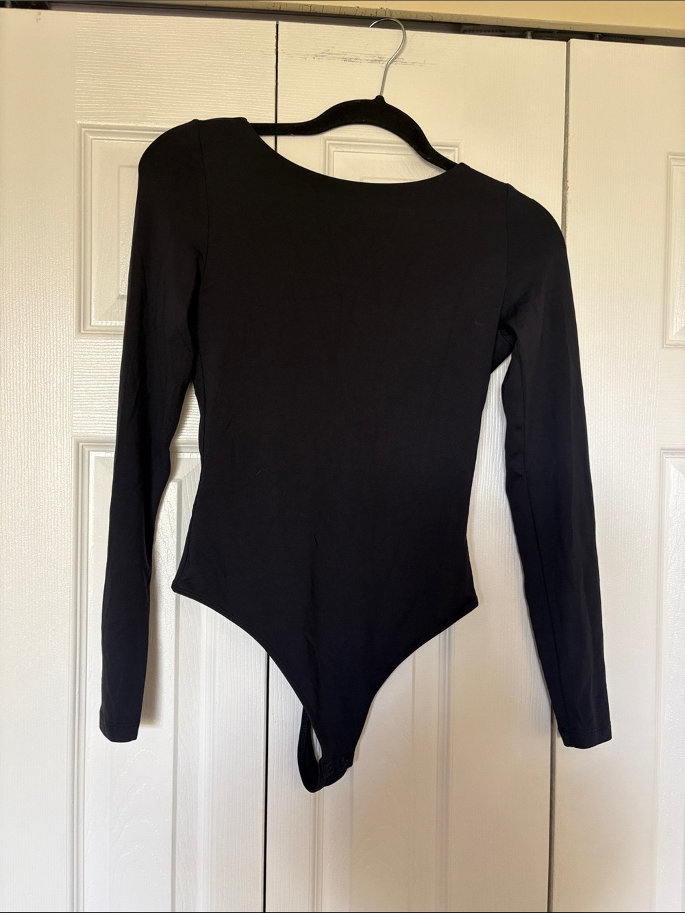 Babaton Contour Open back Long-Sleeve Bodysuit Size S Black